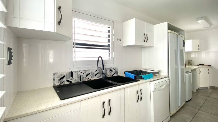 4 Bedroom Property for Sale in Dwarskersbos Western Cape